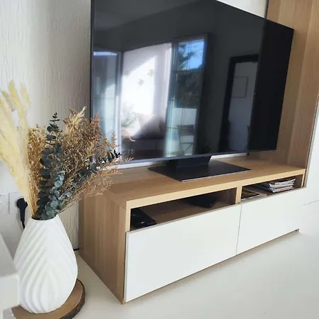 T3- Rénové- Clim- Plages- Commerces * Le Lavandou