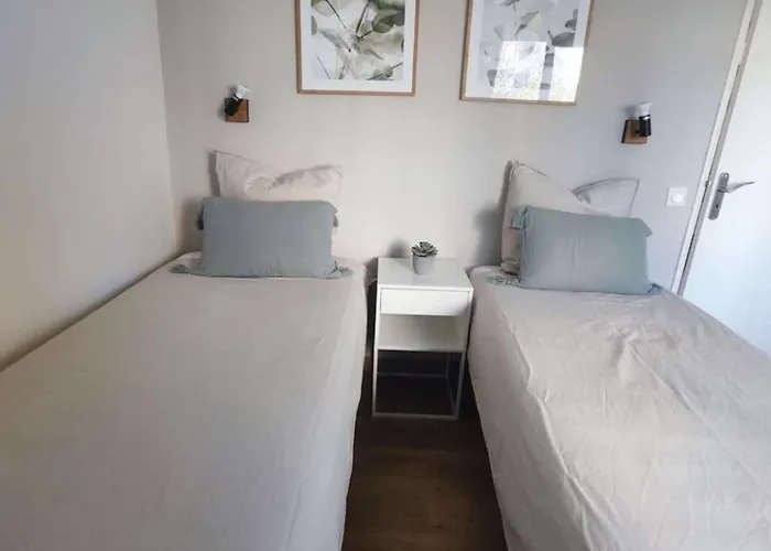 T3- Rénové- Clim- Plages- Commerces * Le Lavandou