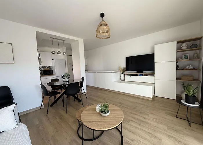 Apartment T3- Renove- Clim- Plages- Commerces *