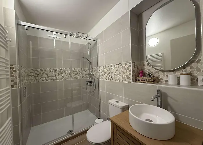 T3- Renove- Clim- Plages- Commerces Le Lavandou